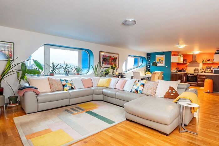 2 Bedroom Flat For Sale In St. James Barton, Bristol, BS1