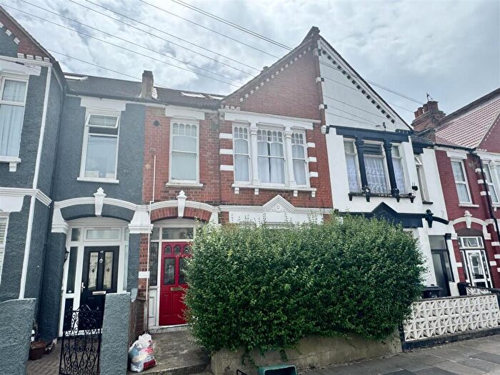 2 Bedroom Flat To Rent In Ashbourne Road, Tooting Junction, CR4