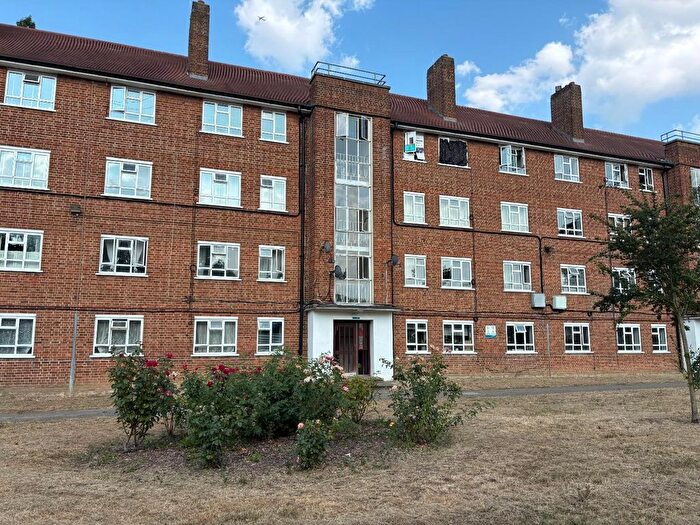 2 Bedroom Flat To Rent In Glazebrook Close, Dulwich, London, SE21
