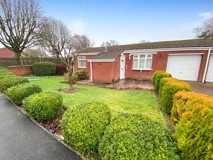 2 Bedroom Semi-Detached Bungalow For Sale In Coxs Walk, Great Gonerby, Grantham, Lincolnshire, NG31