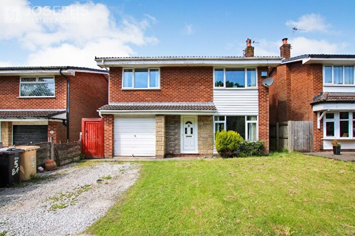 4 Bedroom Detached House To Rent In Bank Field, Bolton, Greater Manchester, BL5