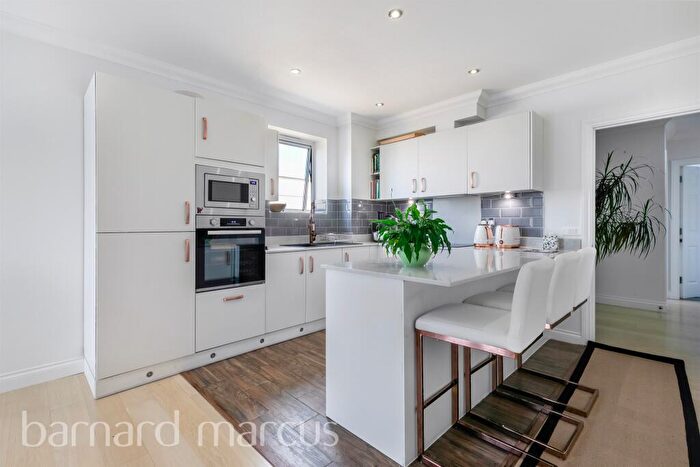 2 Bedroom Apartment To Rent In Woodcote Road, Wallington, SM6