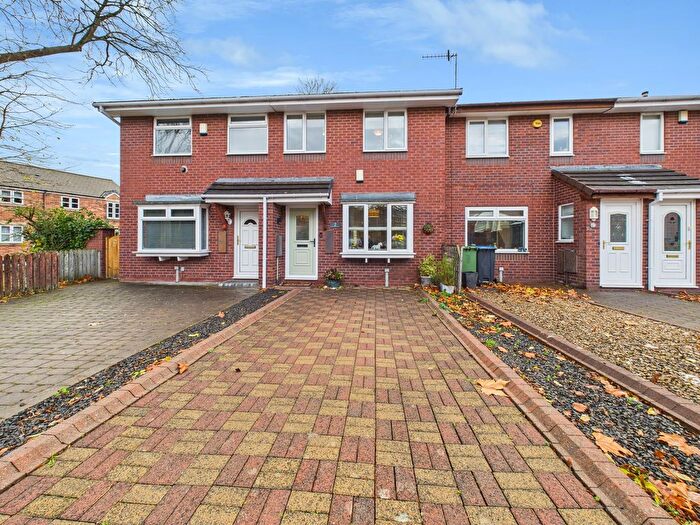3 Bedroom Terraced House For Sale In Marlowe Gardens, Gateshead, NE8