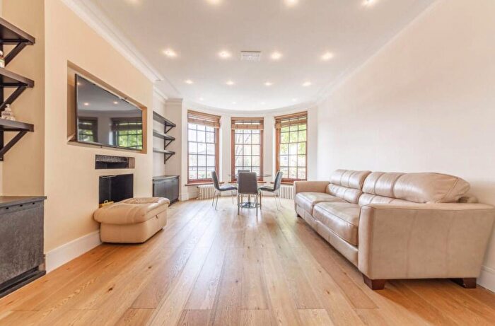 2 Bedroom Apartment To Rent In Park Lodge, St. Johns Wood Park, NW8