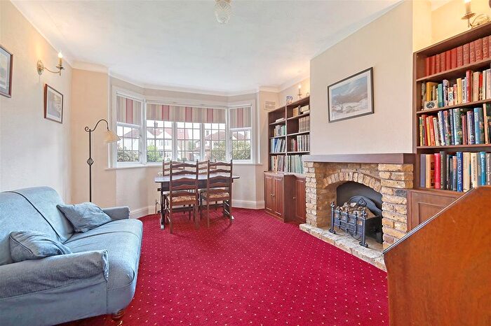 3 Bedroom Semi-Detached House For Sale In Wood View, Grays, RM17