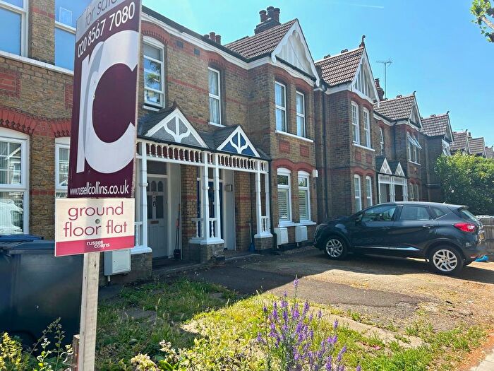 3 Bedroom Maisonette For Sale In Little Ealing Lane, London, W5