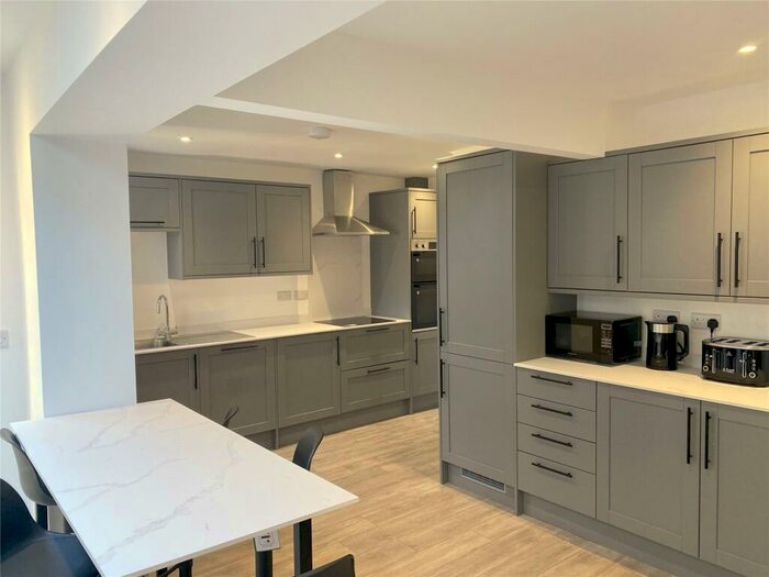 6 Bedroom Terraced House To Rent In Exeter, Devon, EX4