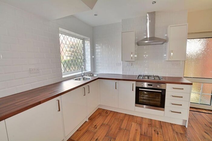 3 Bedroom Semi-Detached House To Rent In School Road, Pontefract, WF8