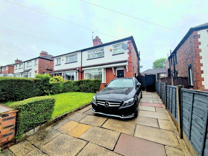 3 Bedroom Semi-Detached House To Rent In Windsor Avenue, Whitefield, M45