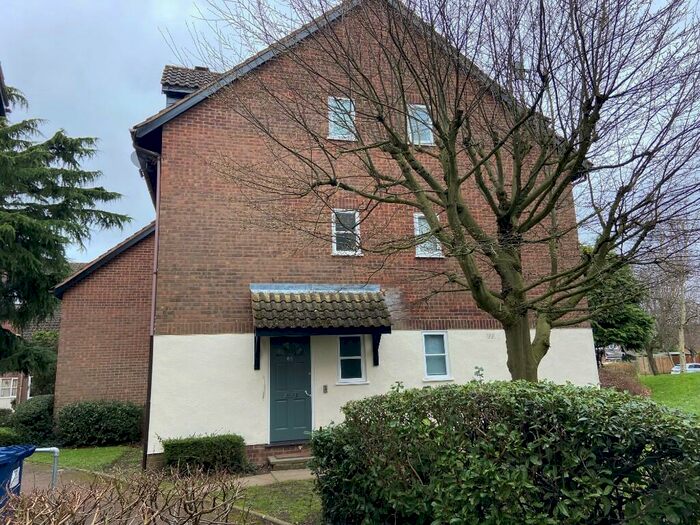 Studio To Rent In Galdana Avenue, Barnet, North London, EN5