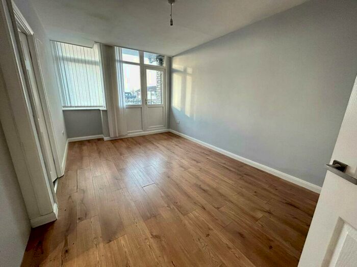 2 Bedroom Apartment To Rent In Central Square, Maghull, L31