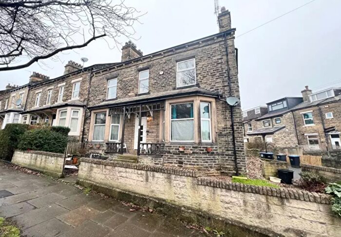 1 Bedroom Flat To Rent In Springhurst Road, Shipley, BD18