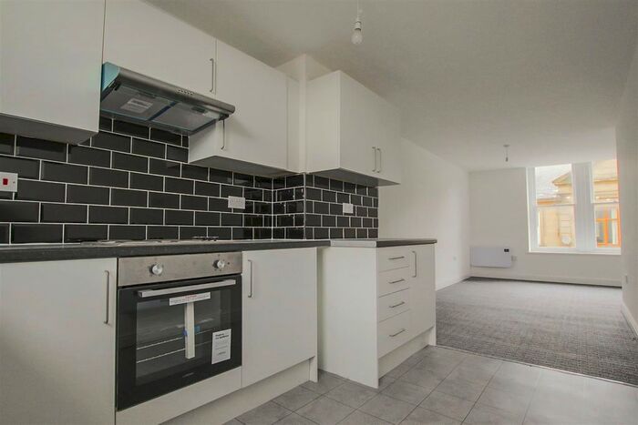 4 Bedroom Flat To Rent In Deardengate, Haslingden, Rossendale, BB4