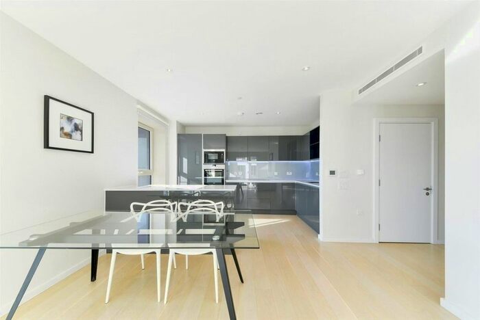 3 Bedroom Flat To Rent In Cassia Point, Glasshouse Gardens, Stratford, E20