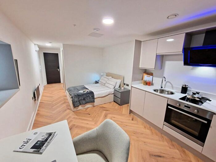 Apartment To Rent In Oldham Place, Liverpool, Merseyside, L1