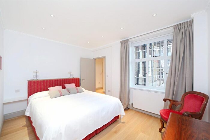 1 Bedroom Flat To Rent In Donovan Court, Drayton Gardens, SW10
