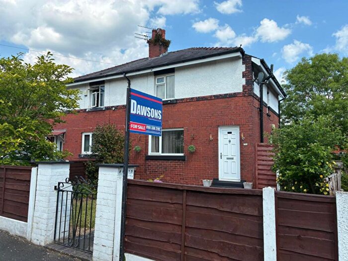 3 Bedroom Semi-Detached House For Sale In Victoria Street, Dukinfield, SK16