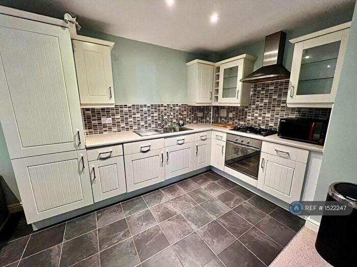 2 Bedroom Flat To Rent In The Oaks, Coventry, CV6