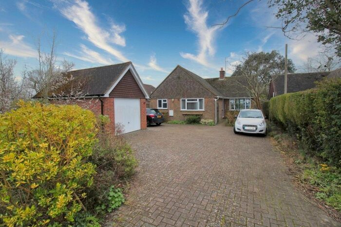 3 Bedroom Detached Bungalow For Sale In Standard Hill, Ninfield, Battle, TN33