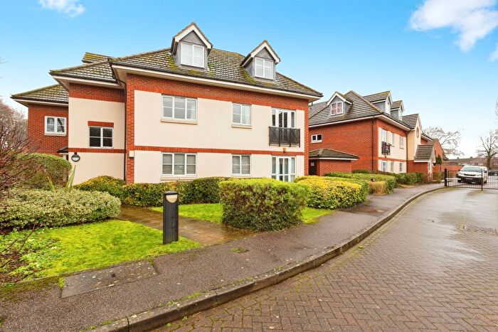 2 Bedroom Flat For Sale In Coy Court, Aylesbury, HP20