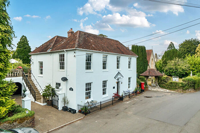 4 Bedroom House For Sale In High Street, Headley, GU35