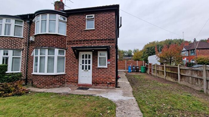 3 Bedroom Semi-Detached House To Rent In Kingsway, Manchester, M20