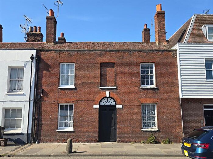 2 Bedroom House To Rent In North Lane, Canterbury, CT2