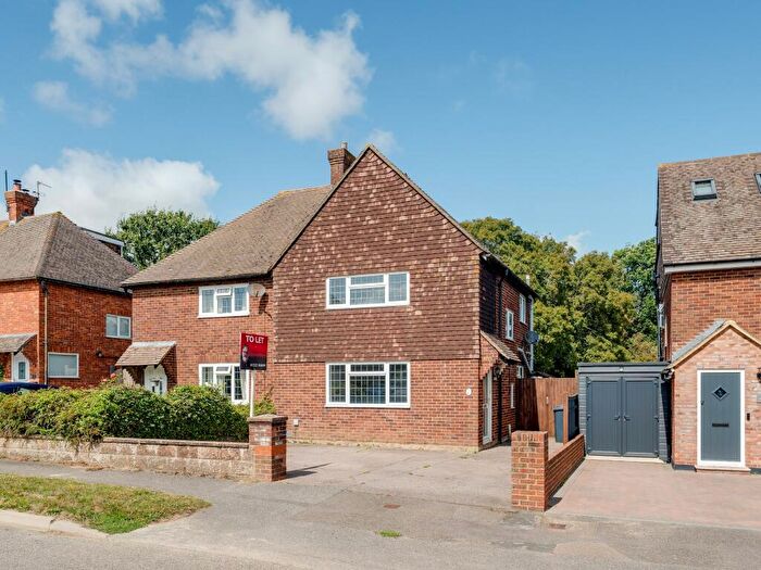 2 Bedroom Semi-Detached House To Rent In Lansdowne Way, Hailsham, BN27