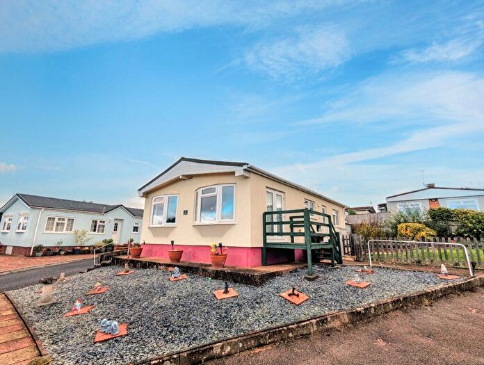2 Bedroom Park Home For Sale In Ringswell Park, Exeter, EX2