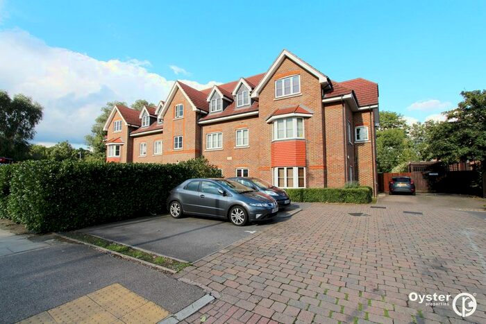 2 Bedroom Flat To Rent In Honeypot Lane, Stanmore, HA7