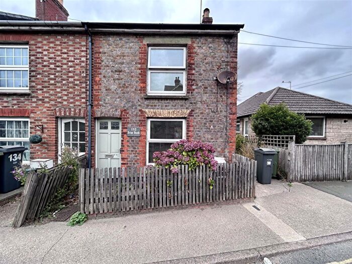 2 Bedroom End Terrace House For Sale In Carisbrooke Road, Newport, PO30