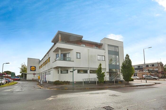 1 Bedroom Apartment For Sale In Headley Road, Woodley, Reading, RG5