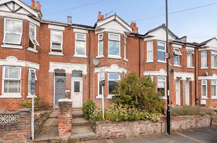 3 Bedroom Terraced House For Sale In Oakley Road, Regents Park, Southampton, Hampshire, SO16
