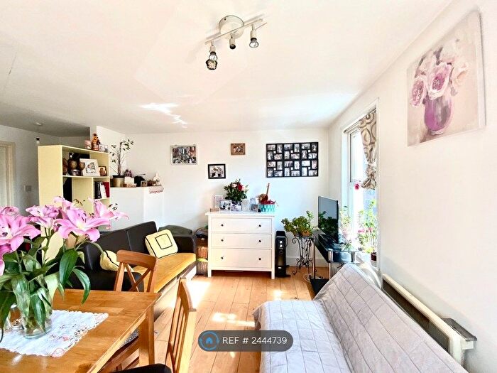 1 Bedroom Flat To Rent In Morning Lane, London, E9