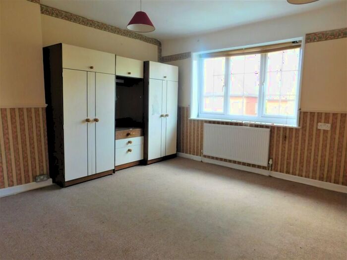 5 Bedroom Semi-Detached House To Rent In Laurie Road, London, W7