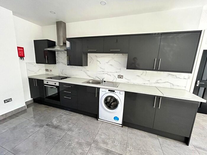 2 Bedroom Flat To Rent In Paget Street, Cardiff, CF11