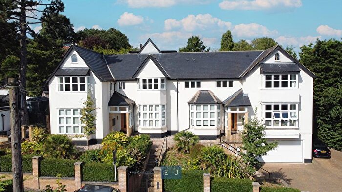 2 Bedroom Flat To Rent In , Albion Hill, Loughton, IG10