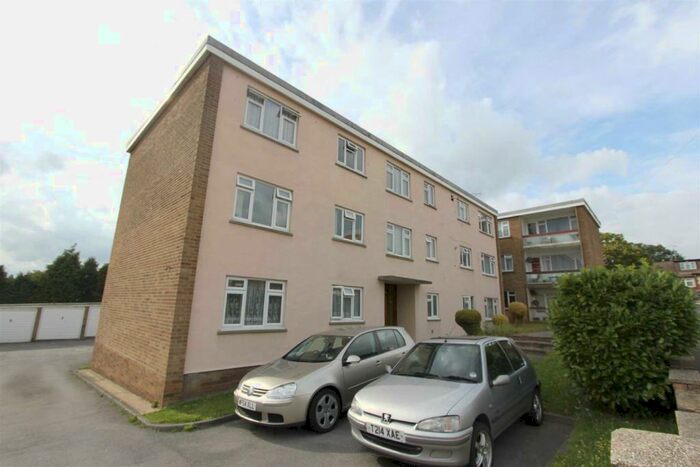 2 Bedroom Flat To Rent In Walters Close, Eastwood, SS9