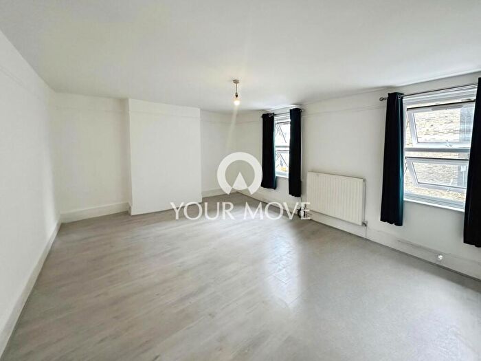 3 Bedroom Maisonette To Rent In Brandram Road, London, SE13