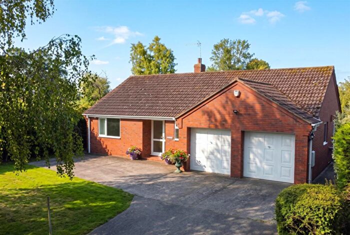 2 Bedroom Bungalow For Sale In Kennel Lane, Doddington, Lincoln, LN6