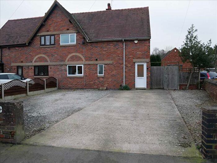 3 Bedroom Semi-Detached House For Sale In Coleshill Road, Curdworth, B76