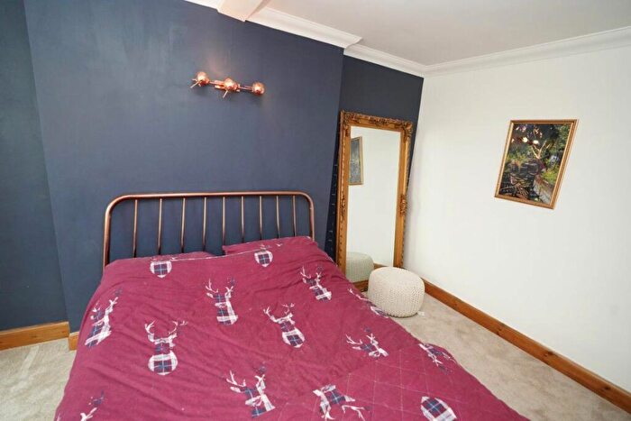 2 Bedroom Flat To Rent In Cheyne Street, Edinburgh, EH4