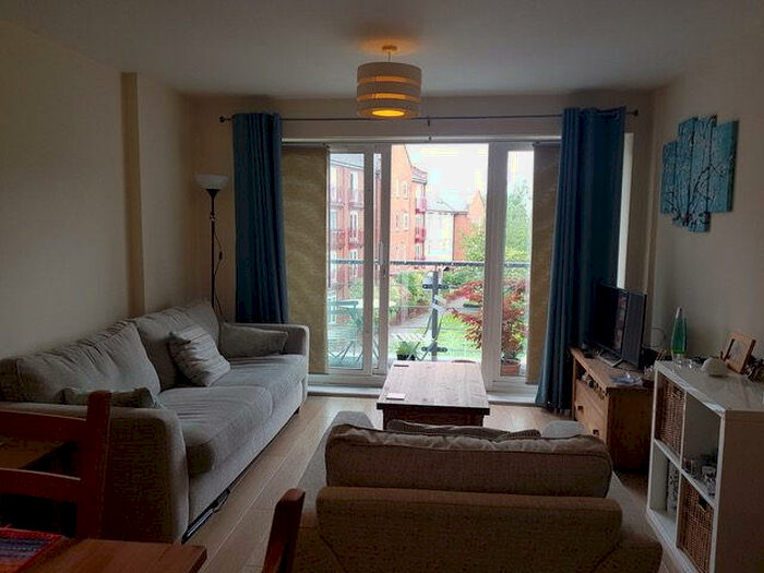2 Bedroom Apartment To Rent In Stanton House, Aylesbury, Buckinghamshire, HP21