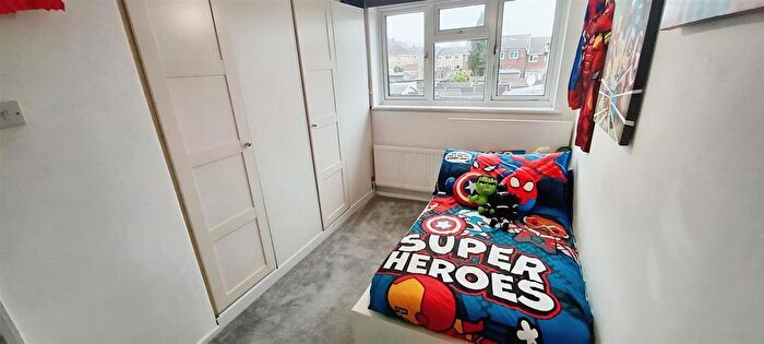 2 Bedroom End Of Terrace House For Sale In St. Pauls Close, Rochester, ME2