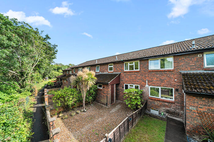 3 Bedroom Terraced House For Sale In Gogmore Farm Close, Chertsey, Surrey, KT16