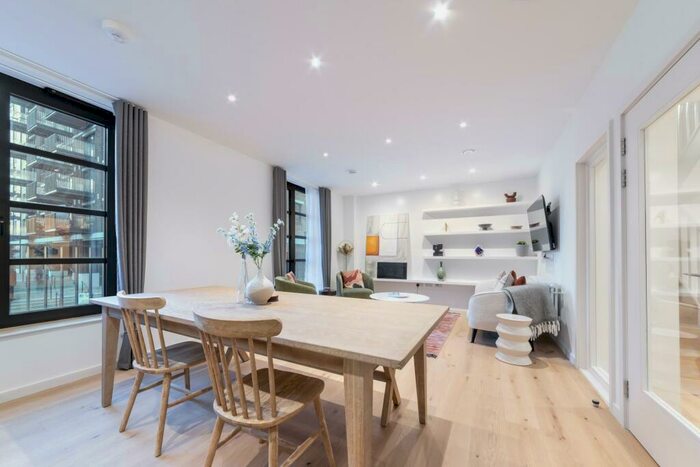 4 Bedroom Town House To Rent In Goodluck Hope, Orchard Place, London, E14