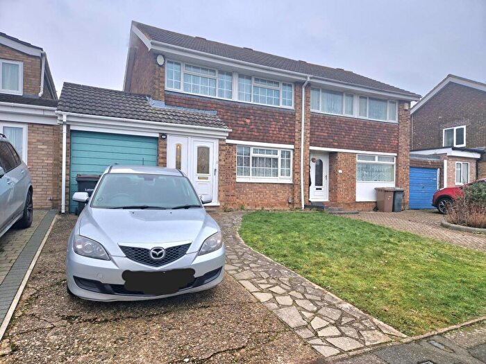 3 Bedroom Link Detached House To Rent In Leyhill Drive, Luton, LU1