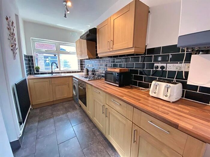 4 Bedroom Terraced House To Rent In Trinity Rise, London, SW2