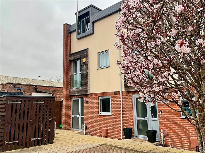 3 Bedroom Town House For Sale In Finley Place, Havant, Hampshire, PO9