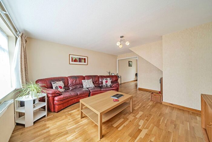 4 Bedroom Semi-Detached House To Rent In Romeyn Road, Streatham, London, SW16